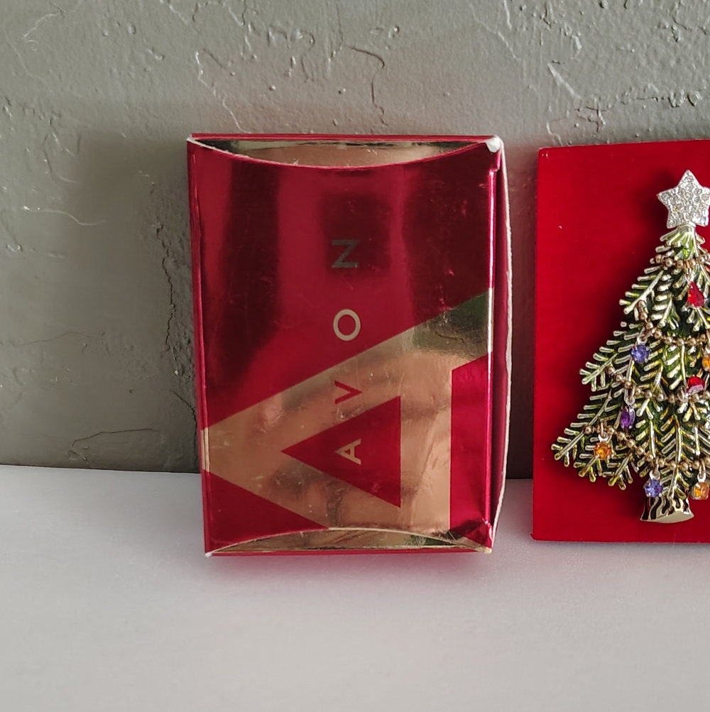 Colorful Christmas Tree Avon Brooch 2008 - Picture 2 of 7